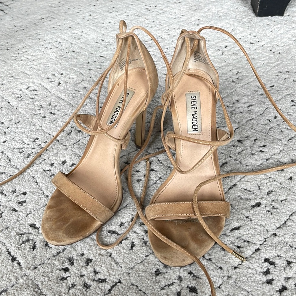 Steve Madden Tan heels